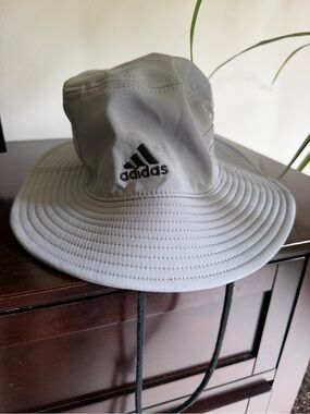 adidas Light Gray Outdoor Bucket Hat with Black Logo and Chin Strap